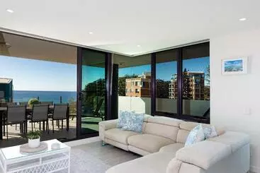 ツーリストアパートメント The Strand 602