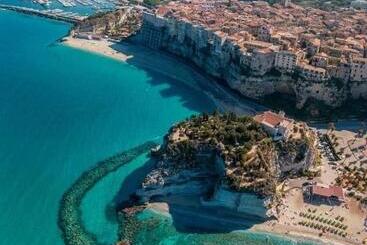 Bed and Breakfast Ingrid Rooms Tropea