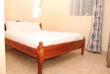 Tourist flats Stay.plus Villa Serene Kitale