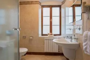 Отель Octarna Free Parking