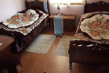 تختخواب و صبحانه Tatev 1