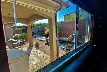 ペンション Tiny Rv Stone Pool Inn, Pets Stay Free, Zion National Park, Your Private Oasis!