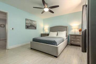 ツーリストアパートメント Steps To Sand And Sea 3