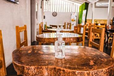 تختخواب و صبحانه Incognito Reggae Rooms