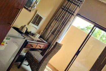 Black Diamond B&b Guesthouse