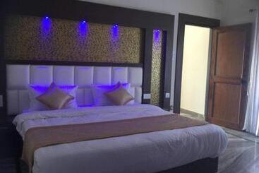 هتل Goroomgo Kavyansh Villa Bhimtal Parking Facilities Excellent Homestay Feel Like Home