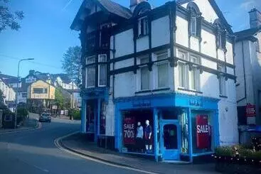 ツーリストアパートメント 3 West End Boutique Apartment