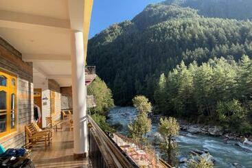 Wabi Sabi Riverside Hostel