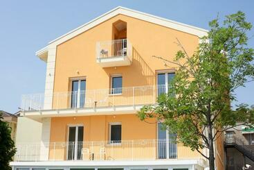 شقة فندقية Stalegro Residence