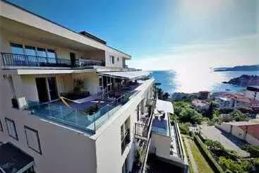 آپارتمانهای توریستها Vertmont Villa