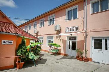 Bed and Breakfast Centrál Panzió