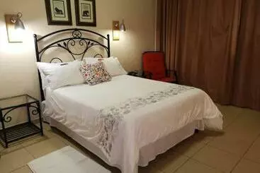 Bed & Breakfast Rooiberg Resort & Events Venue