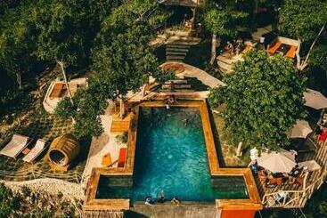 هتل Nakabalo Guesthouse & Restaurant