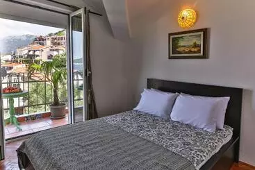 آپارتمانهای توریستها Barbara Sveti Stefan