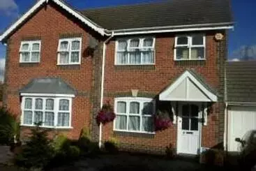 Turistihuoneistot Lovely 3 Bed House In Chafford Hundred