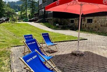 Majatalo Chata Brian