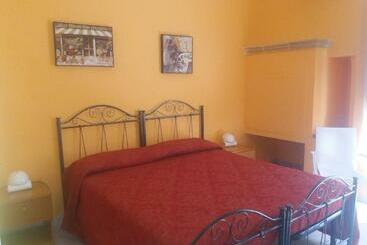 Bed and Breakfast Camere Al Centro