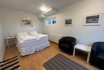 Glæsibær 2 Guesthouse And Horsefarm