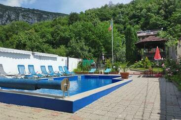 پانسیون Cazare Casa Sandra