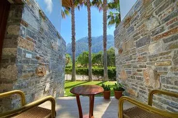 Turistihuoneistot Villa Merry   Dalyan Stonehouse With Palmtrees, 50m To River