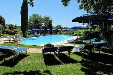 בית מלון כפרי Abbazia Collemedio Resort & Spa