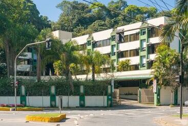 ホテル Harbor Inn Jaragua