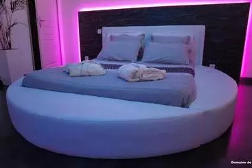 Bed and Breakfast Domaine De La Besnerie Gites Avec Spa Privatif à 10 Min Du Mont St Michel