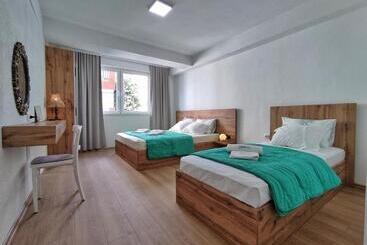 Жильё для туристов Marko S Apartment