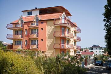 پانسیون Guest House Villa Rose