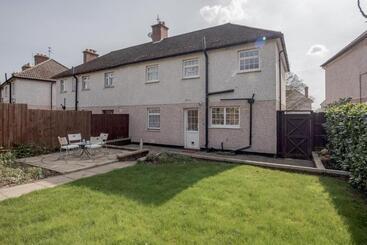 آپارتمان‌های توریست‌ها Mpl Apartments   Woodside House By Harry Potter Studios