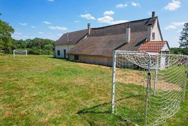 Apartamenty turystyczne Crazy Villa Le Tertre 28   Heated Pool   Basket   2h Paris   44p