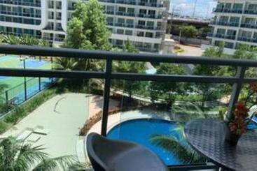 هتل آپارتمان Azure C2 Balcony Wifi Near Mall Airport Multiple Units