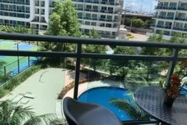 Huoneistohotelli Azure C2 Balcony Wifi Near Mall Airport Multiple Units
