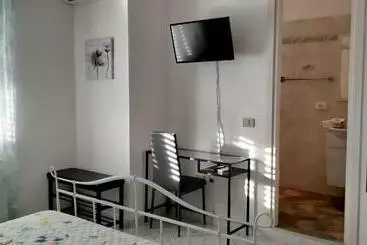 Phiniscollis B&b