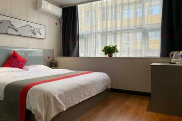 金榜及第连锁酒店(新百广场地铁站店)