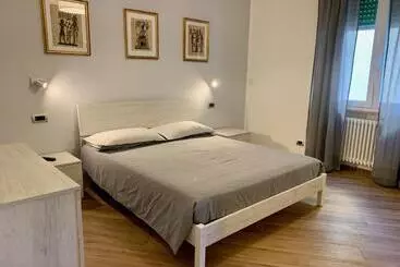 ツーリストアパートメント La Casa Dei Nonni