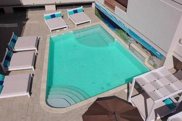 پانسیون Rena Bianca Suite By La Contessa