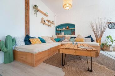 Garden   Utopy Hostel