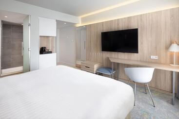 هتل Courtyard By Marriott Paris Charles De Gaulle Central Airport