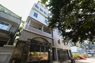Hotel Oyo 85156 Prateek A1 Residency