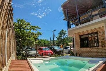 הוסטל Pantai Pousadas   Jacuzzi Aquecida E 300 Metros Da Praia Da Ferrugem