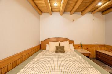 شقق خاصة سياحية Primrose Cottage, 1 Bhk Villa W Garden By Roamhome