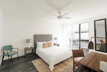 아파트호텔 The Grove By Avantstay