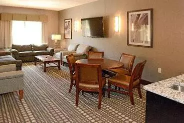 Hotel Holiday Inn Express & Suites Geneva Finger Lakes, An Ihg
