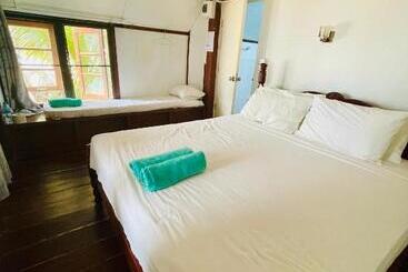 Marina Resort Koh Phayam Ranong