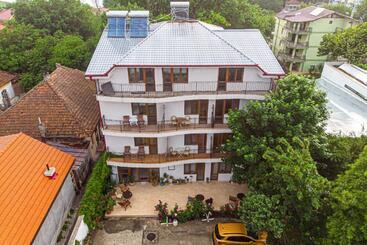 Pension La Papu și Maia