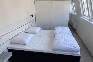 Turistihuoneistot Comfortabele Woning Mét Omheinde Tuin Aan Water Voor 12 P