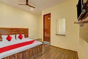 هتل Flagship 83600  Raman Palace