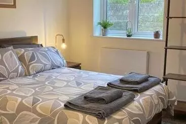 ツーリストアパートメント Saffron