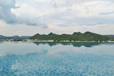 Hotell Howard Johnson By Wyndham Udaipur Roop Nagar